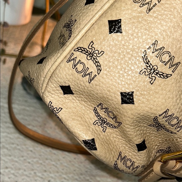 MCM Beige Visetos Coated Canvas Large Tote/Crossbody – Two-Way Bag - Picture 9 of 17